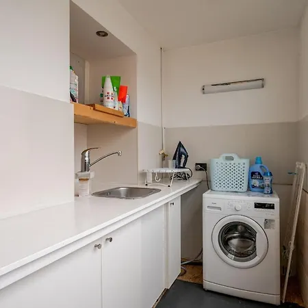 Apartamento 3 In Centro Con Vista Mare, Doccia Cromoterapia&netflix Gratuito