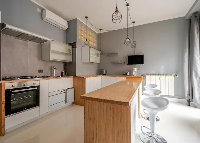 Apartamento 3 In Centro Con Vista Mare, Doccia Cromoterapia&netflix Gratuito *