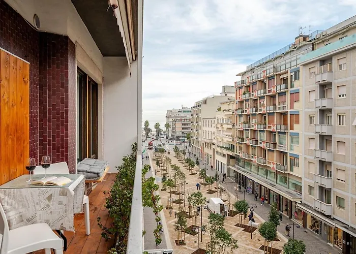 3 In Centro Con Vista Mare, Doccia Cromoterapia&netflix Gratuito Apartamento *