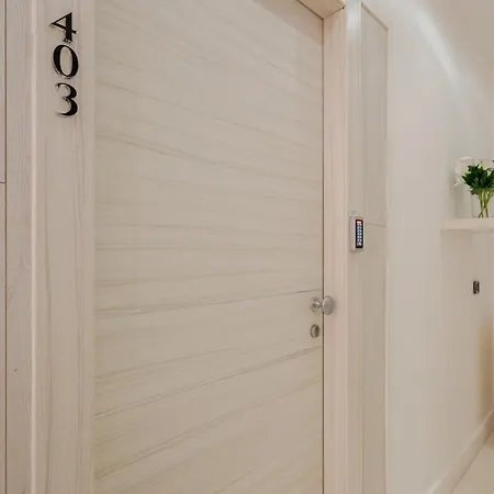 3 In Centro Citta Con Vista Mare, Doccia Cromoterapia & Netflix Gratuito