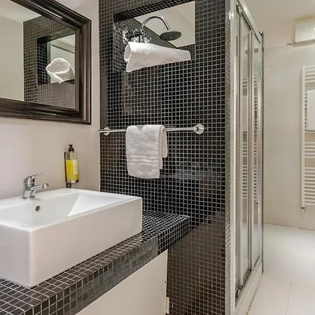 3 In Centro Citta Con Vista Mare, Doccia Cromoterapia & Netflix Gratuito *