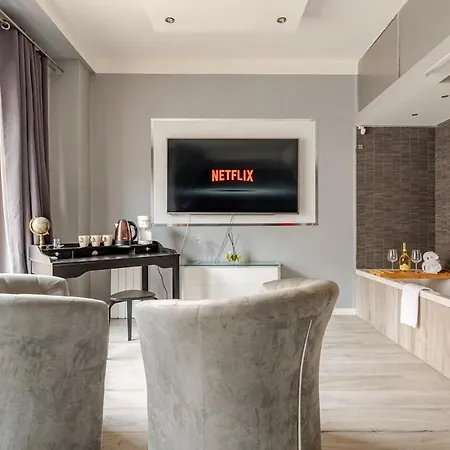 Promo Limitata! 3 Eleganti In Centro Con Vista Mare, Palestra & Doccia Cromoterapia *