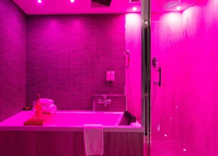 3 In Centro Citta Con Vista Mare, Doccia Cromoterapia & Netflix Gratuito * Pescara