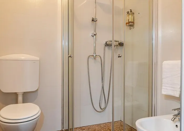 3 In Centro Citta Con Vista Mare, Doccia Cromoterapia & Netflix Gratuito Pescara